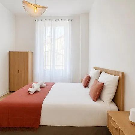 Apartament Luxurious Renovated 3-room - Center